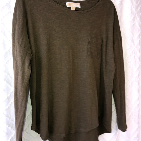 4/$25 ~ 
MICHEAL KORS LONG SLEEVE TEE WITH POCKET - Picture 8 of 8